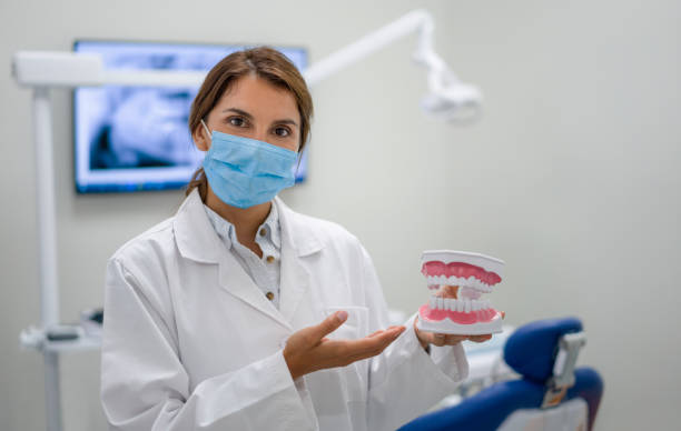 Best Broken or Chipped Tooth Repair in Oak Trail Shores, TX